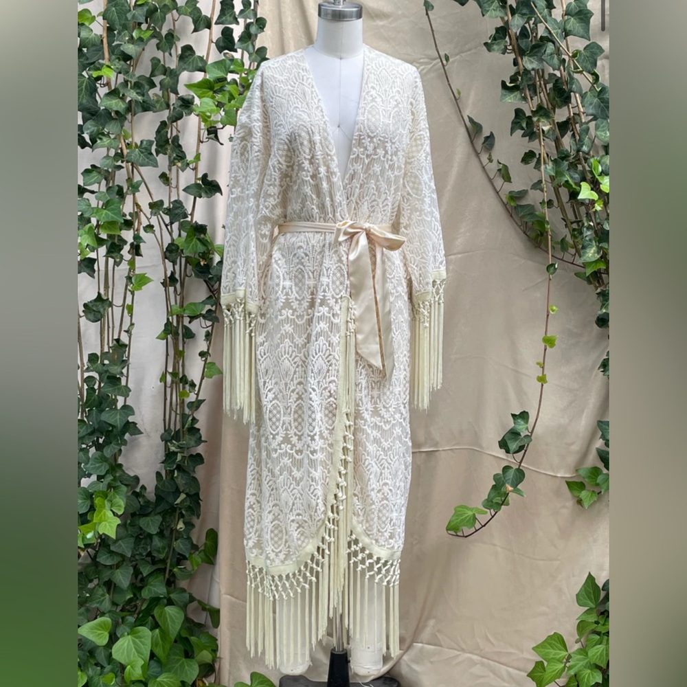 New *rare* Camas Lily Deadstock Fabric Lace Robe Kimono XS-XL Boho Wedding Layer - Picture 1 of 11